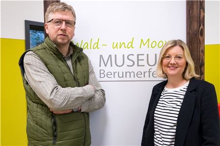 Bürgermeister Fredy Fischer und Museumsleiterin Gunda Wilken freuen sich über die Sanierung und Modernisierung des Wald- und Moormuseums. Fotos: Nicole Frischlich