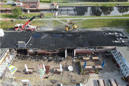 Das Emder van-Ameren-Bad nach dem Brand vom 11. Juli 2023. Foto: Feuerwehr