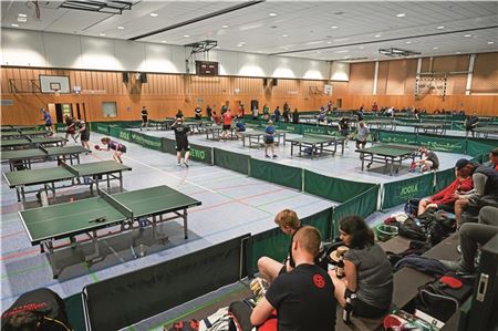 Gute Tradition. Am langen Himmelfahrtswochenende ist Tischtennis wieder Trumpf in der Wildbahnhalle beim Ihno-Ocken-Ostfriesland-Turnier. Foto: Ute Bruns
