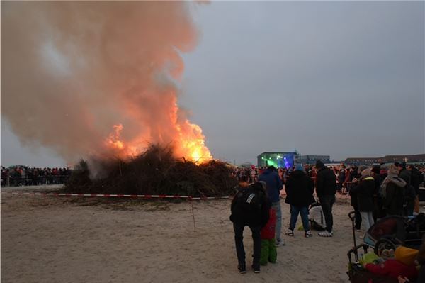 Norddeich erwartet Tausende Besucher zum Osterfeuer